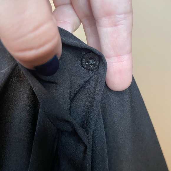 Ellen Tracy Black Button Up Down with Concealed Buttons Size Small - Picture 5 of 5